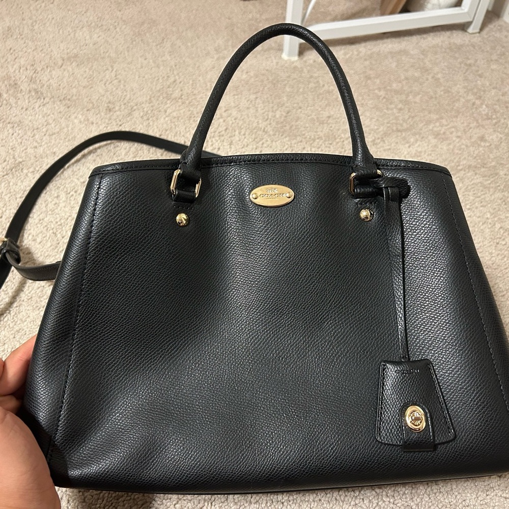 NWT Coach Leather Purse!!